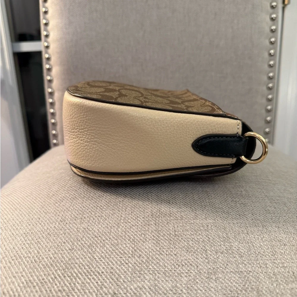 COACH Morgan Saddle Bag in Colorblock Signature Canvas with Gold-Tone Hardware - Picture 5 of 15